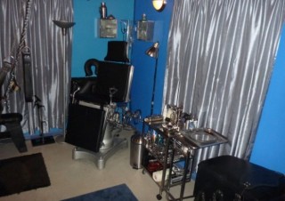 Mistress-Nicolette-Dominatrix-9